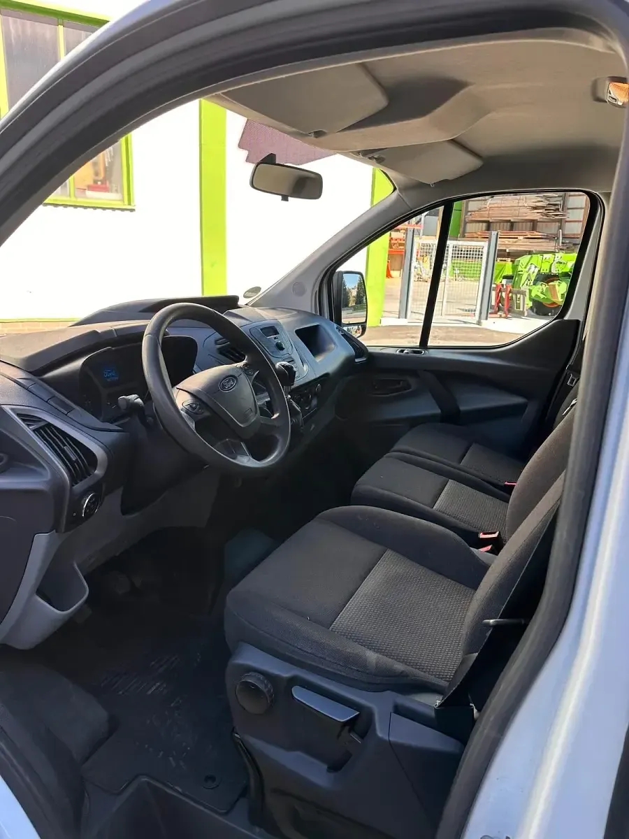 Usado Ford Transit Custom 100 HP (73 kW) 2015 Branco Sedan