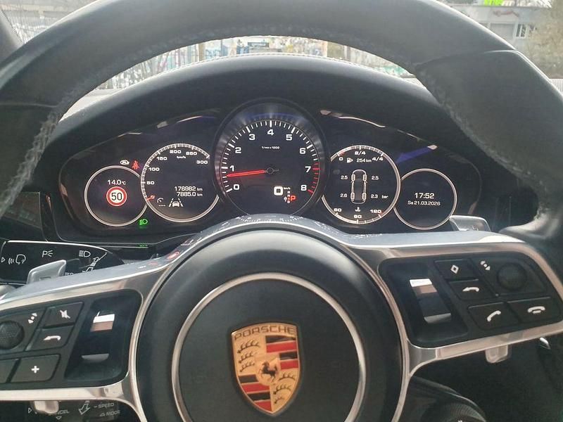 Gebraucht Porsche Cayenne S 441 PS (324 kW) 2018 Schwarz SUV