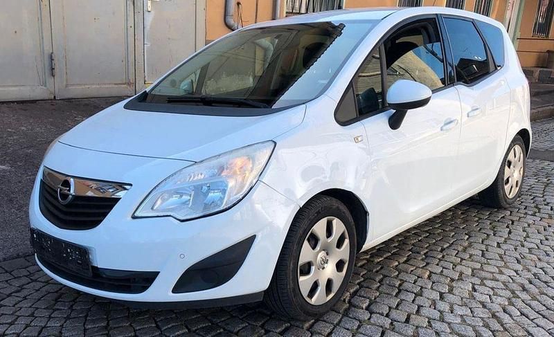 Gebraucht Opel Meriva Edition 101 PS (74 kW) 2010 Weiß Van / Kleinbus