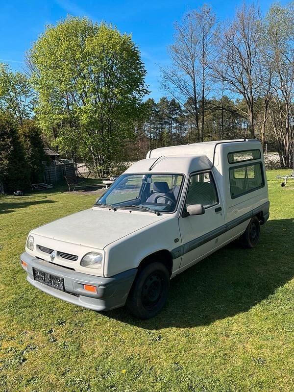 Second-hand Renault Rapid 55 CP (40 kW) 1995 Bej Monovolum