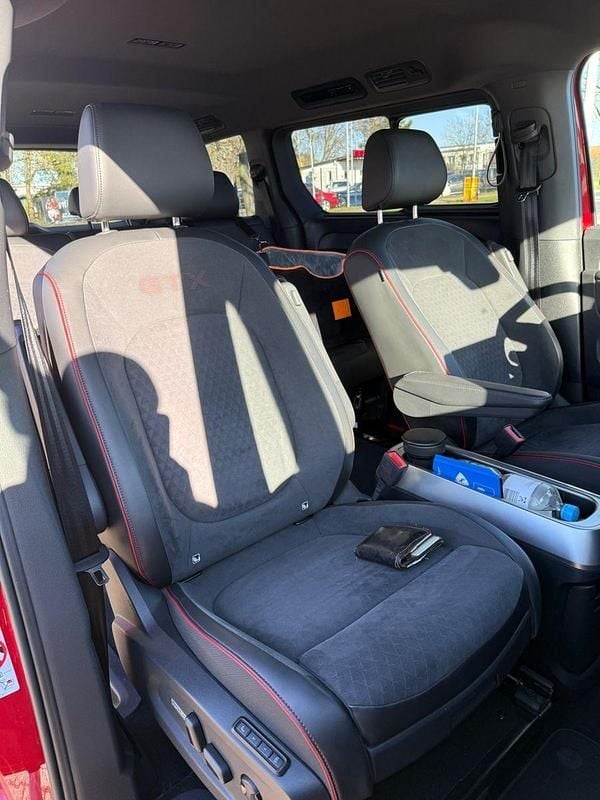 Używany VW ID. Buzz GTX 250 kW (340 KM) 2024 Czerwony Minivan
