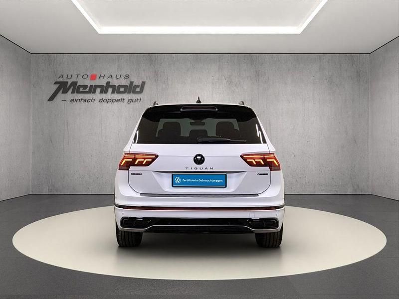 Gebraucht VW Tiguan Allspace Style 200 PS (147 kW) 2024 Oryxweiß perlmutteffekt SUV