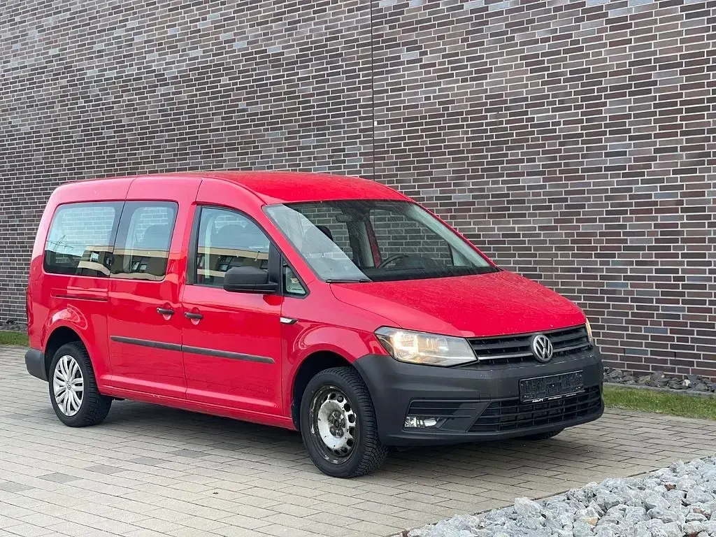 Używany VW Caddy 150 KM (110 kW) 2016 Czerwony Minivan