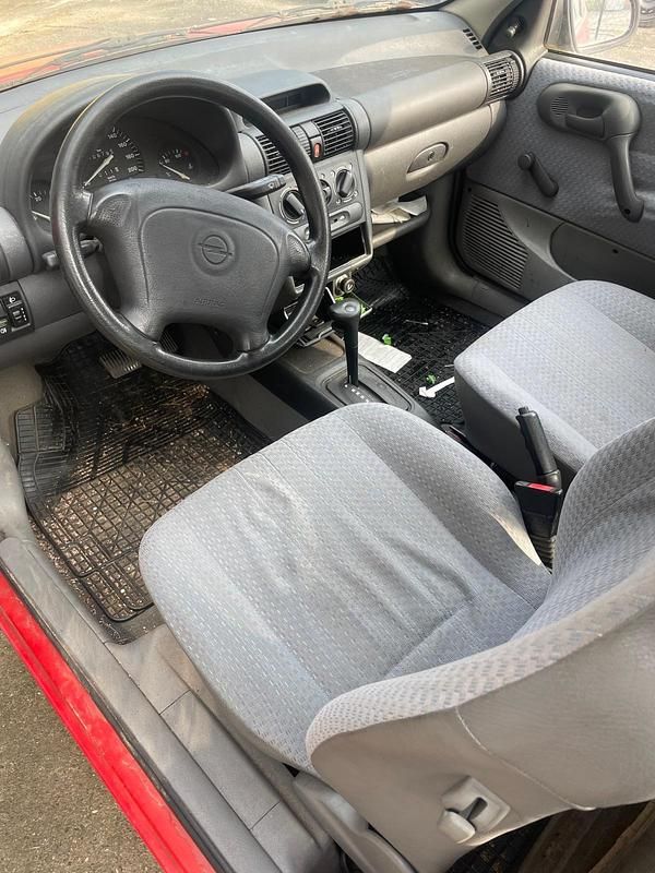 Gebraucht Opel Corsa 65 PS (47 kW) 1994 Rot Kleinwagen