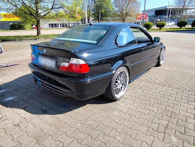 Gebraucht BMW 325 M Sport 192 PS (141 kW) 2005 Schwarz Coupé