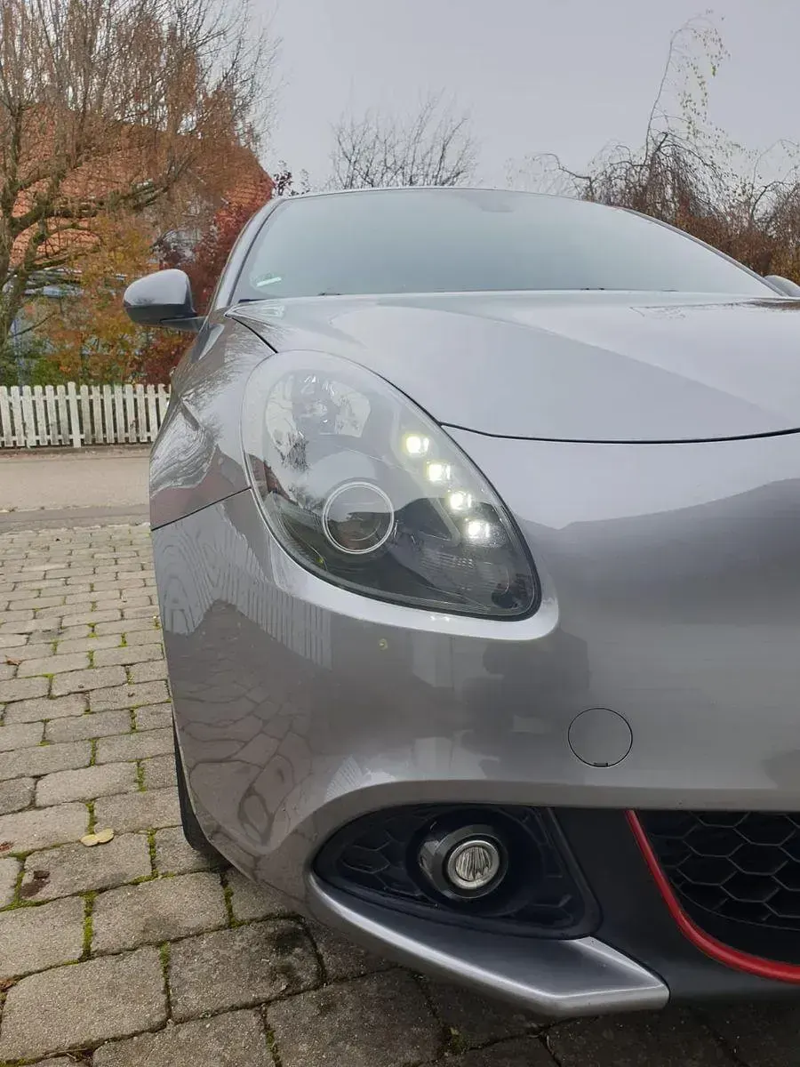Gebraucht Alfa Romeo Giulietta 150 PS (110 kW) 2017 Grau Kleinwagen