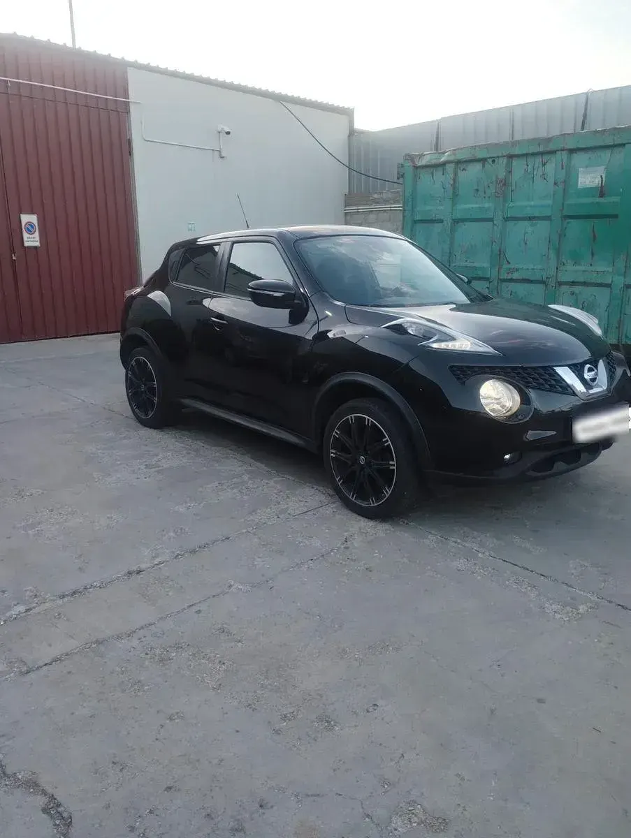 Second-hand Nissan Juke N-Connecta 110 CP (80 kW) 2016 Negru SUV