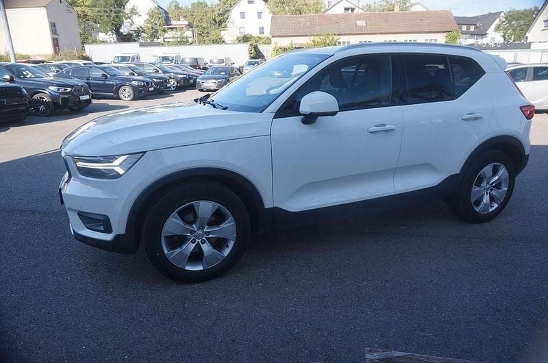 Weiß Gebraucht 2018 Volvo XC40 SUV | 19.950 € (Fairer Preis) - Bild 1/4