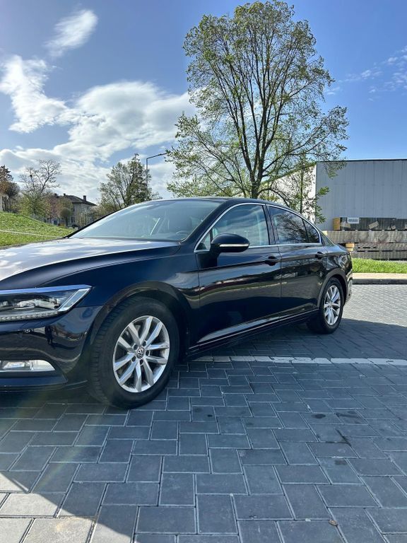 Schwarz Gebraucht 2015 VW Passat Comfortline Limousine | 14.000 € (Guter Preis) - Bild 1/4
