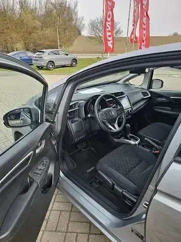 Gebraucht Honda Jazz Comfort 102 PS (75 kW) 2016 Tinted silver metallic Kleinwagen