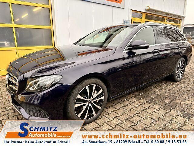 Blau Gebraucht 2020 Mercedes E300 Avantgarde Limousine | 23.950 € (Guter Preis) - Bild 1/4