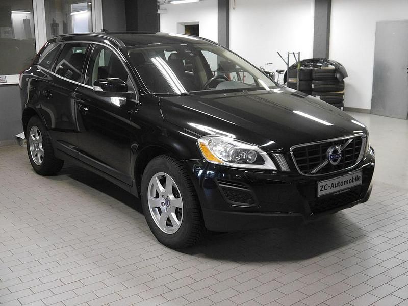 Grau Gebraucht 2013 Volvo XC60 Momentum SUV | 9.950 € (Etwas zu teuer) - Bild 1/4