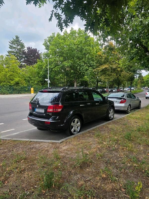 Gebraucht Dodge Journey 185 PS (136 kW) 2010 Schwarz SUV