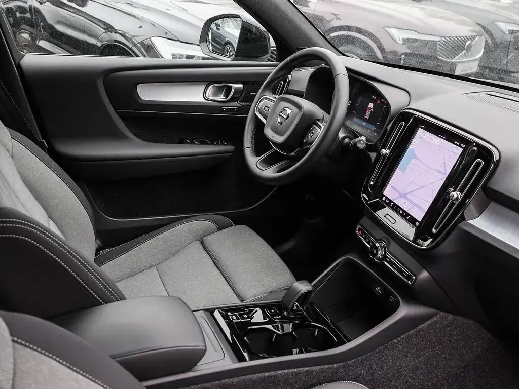 Brugt Volvo XC40 Plus 197 HK (144 kW) 2025 Grå SUV