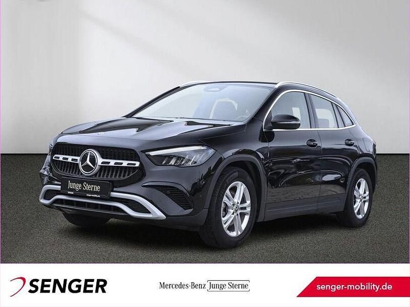 Gebraucht Mercedes GLA200 163 PS (119 kW) 2024 Unilack nachtschwarz SUV