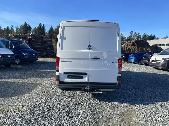 Neu VW Crafter 140 PS (102 kW) 2025 Weiß, candyweiß (b4) Van