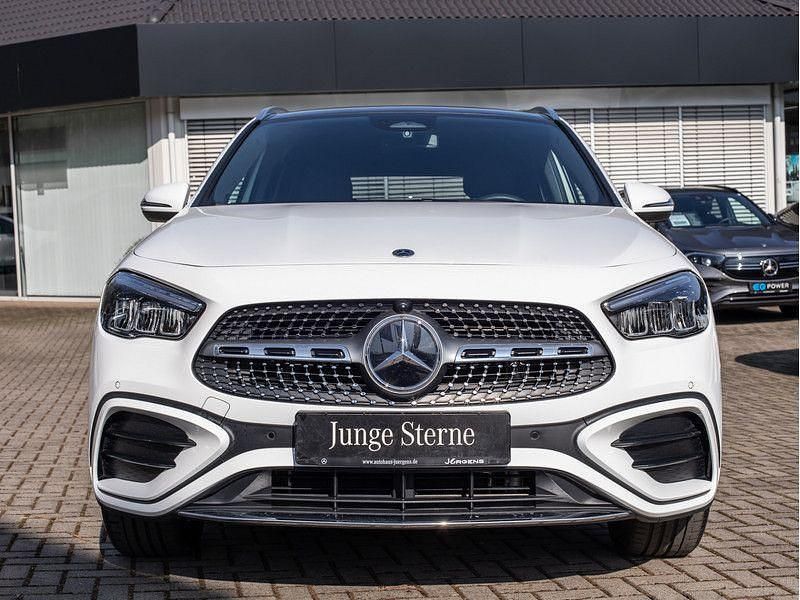 Gebraucht Mercedes GLA200 AMG 163 PS (119 kW) 2025 Weiss polarweiss SUV