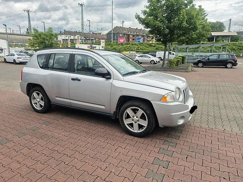 Silber Gebraucht 2008 Jeep Compass SUV | 1.999 € (Guter Preis) - Bild 1/4
