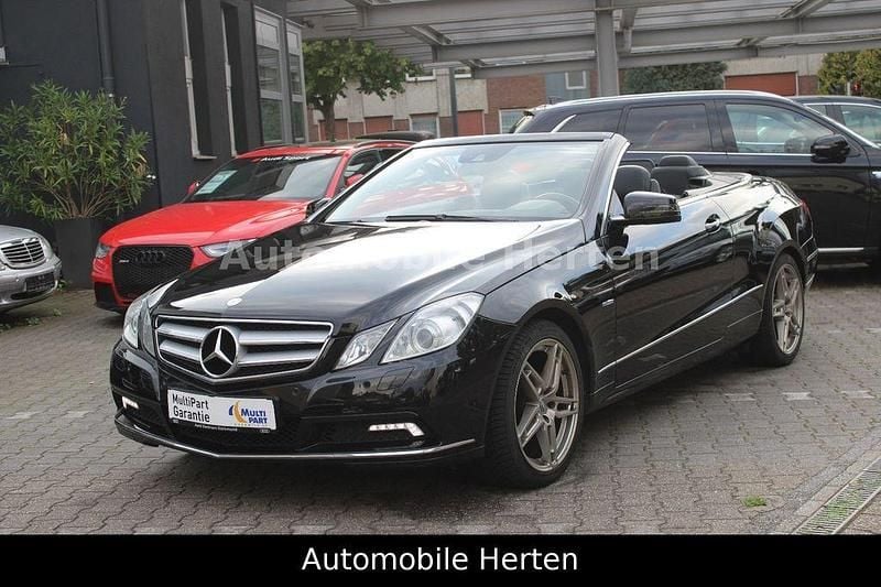 Obsidianschwarz Gebraucht 2010 Mercedes E250 Cabrio | 12.909 € (Fairer Preis) - Bild 1/4