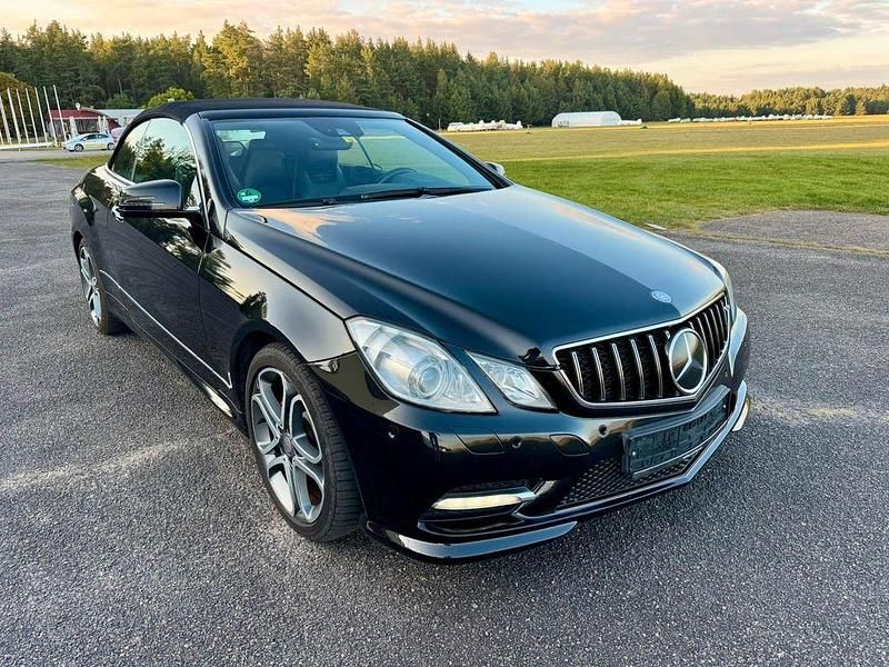 Gebraucht Mercedes E250 204 PS (150 kW) 2012 Schwarz Cabrio