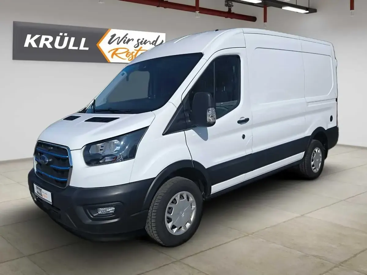 Gebraucht Ford Transit Trend 135 kW (184 PS) 2023 Weiß Limousine