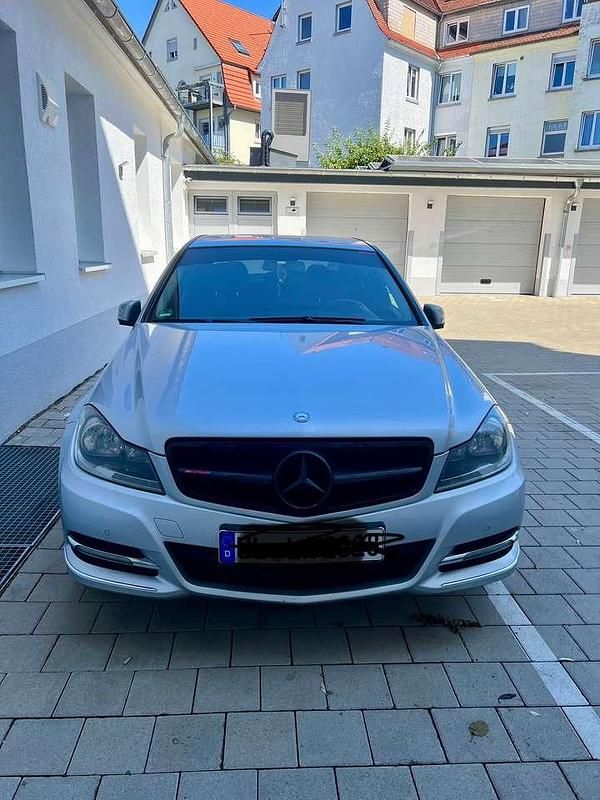 Gebraucht 2012 Mercedes C200 Avantgarde Limousine | 9.999 € (Etwas zu teuer) - Bild 1/4