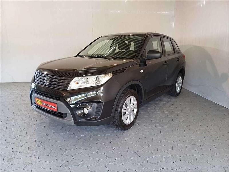 Black metallic Gebraucht 2017 Suzuki Vitara Club SUV | 11.980 € (Guter Preis) - Bild 1/4