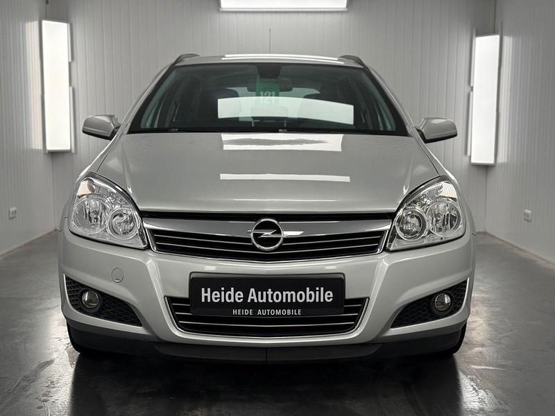 Gebraucht Opel Astra Edition 90 PS (66 kW) 2009 Silber Kombi