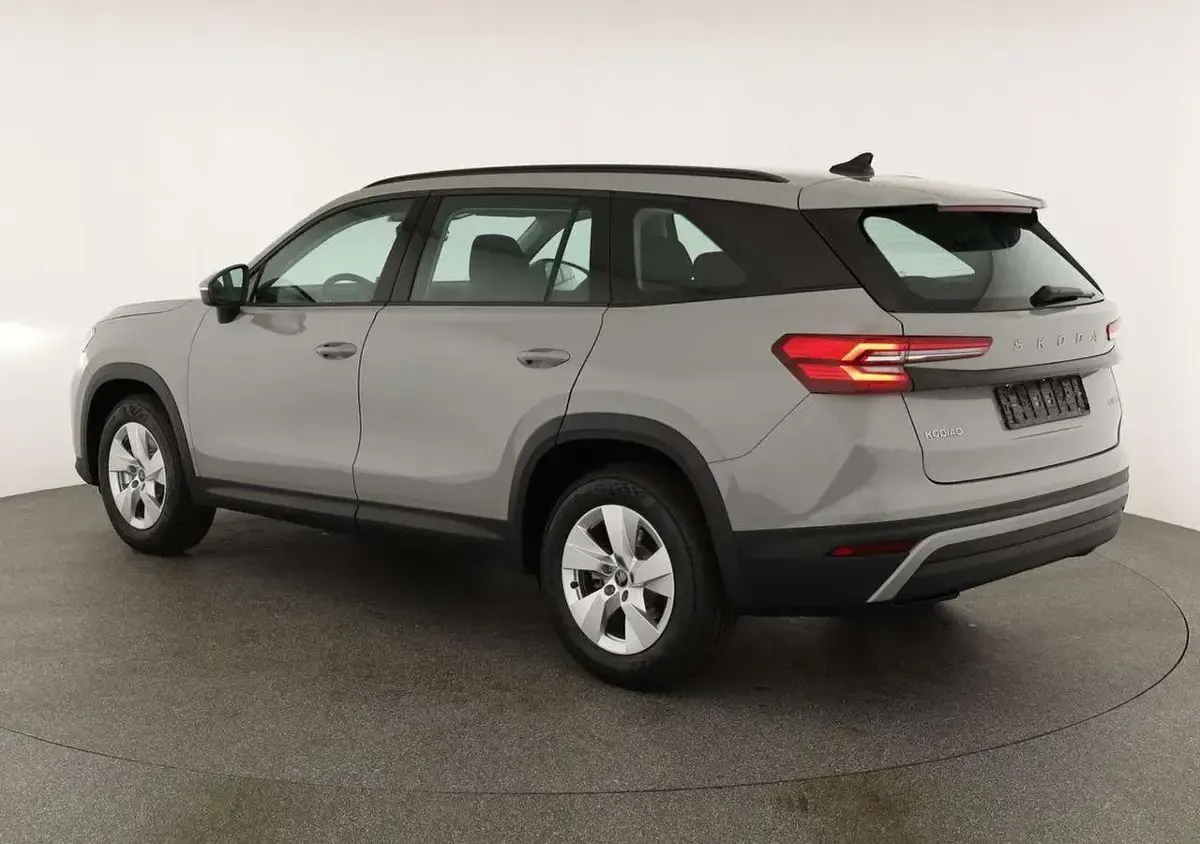 Neu Skoda Kodiaq Selection 150 PS (110 kW) 2026 Stahl grau SUV