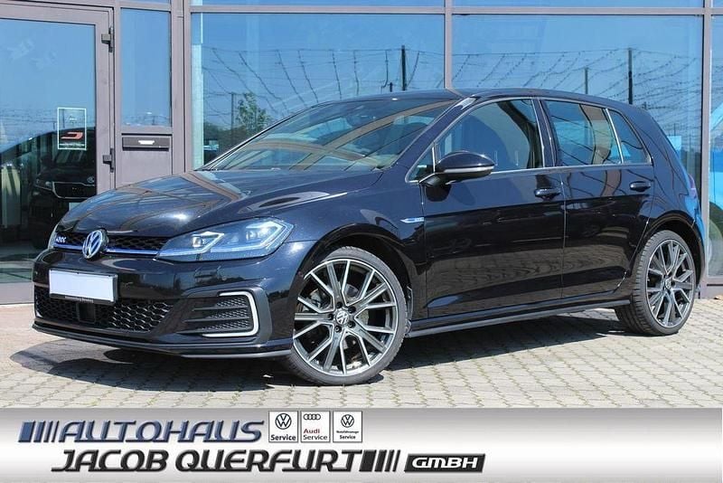 Schwarz Gebraucht 2017 VW Golf VII GTE Limousine | 16.475 € (Fairer Preis) - Bild 1/4