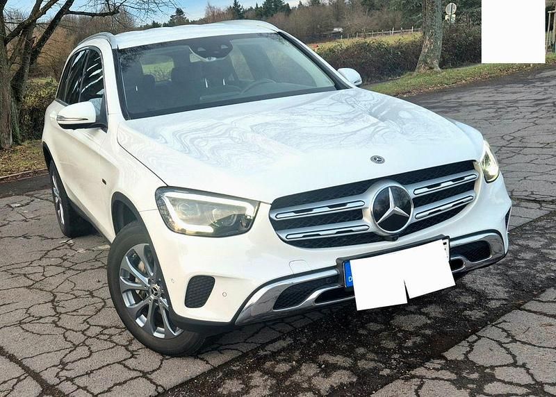 Gebraucht Mercedes GLC300e 320 PS (235 kW) 2020 Weiß SUV