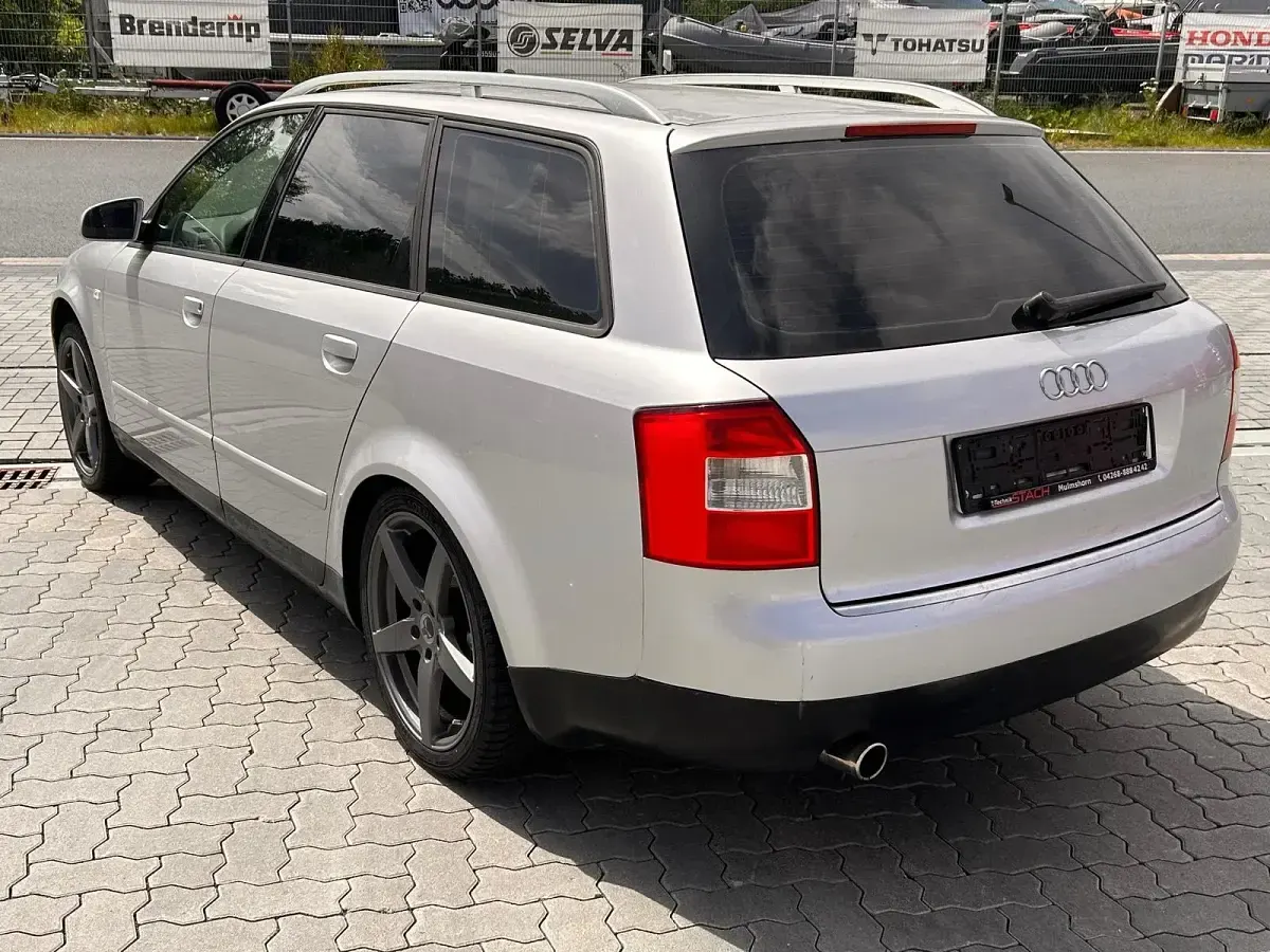 Gebraucht Audi A4 Comfort 131 PS (96 kW) 2002 Silber Kombi
