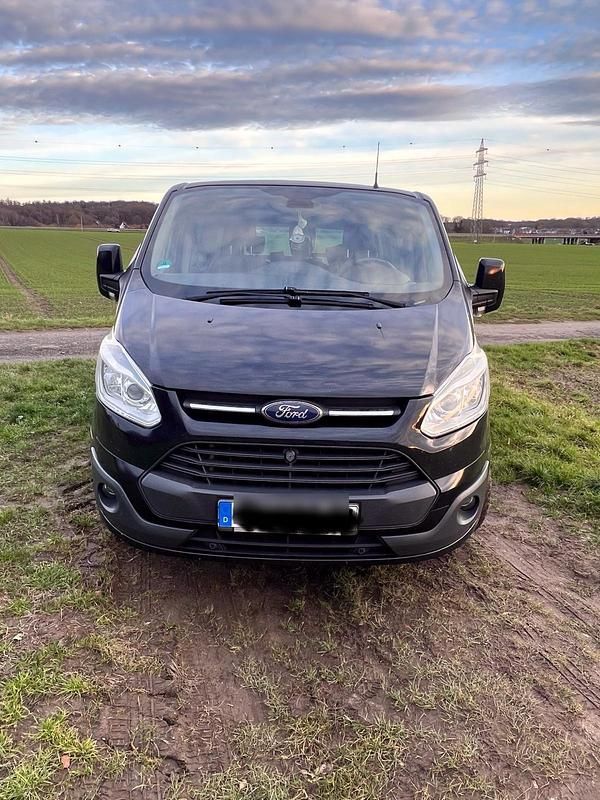 Gebraucht Ford Tourneo Titanium 155 PS (114 kW) 2013 Schwarz Van / Kleinbus
