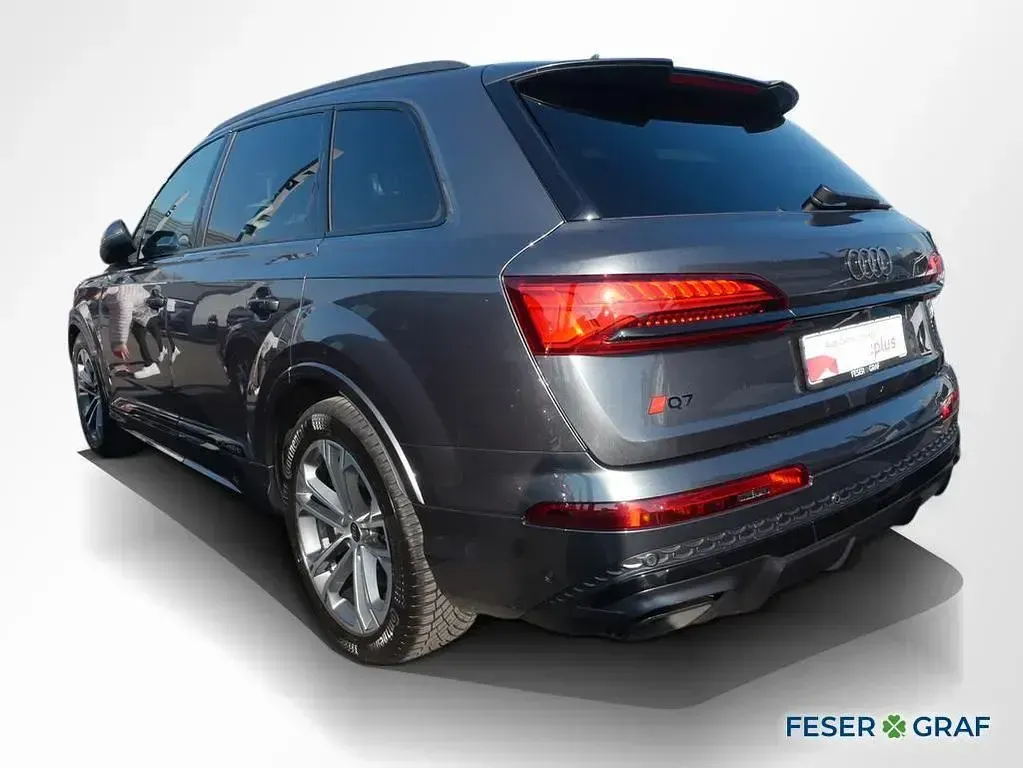 Usado Audi Q7 S-Line 286 HP (210 kW) 2025 Cinzento SUV