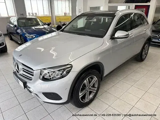 Gebraucht Mercedes GLC250 211 PS (155 kW) 2019 Silber SUV