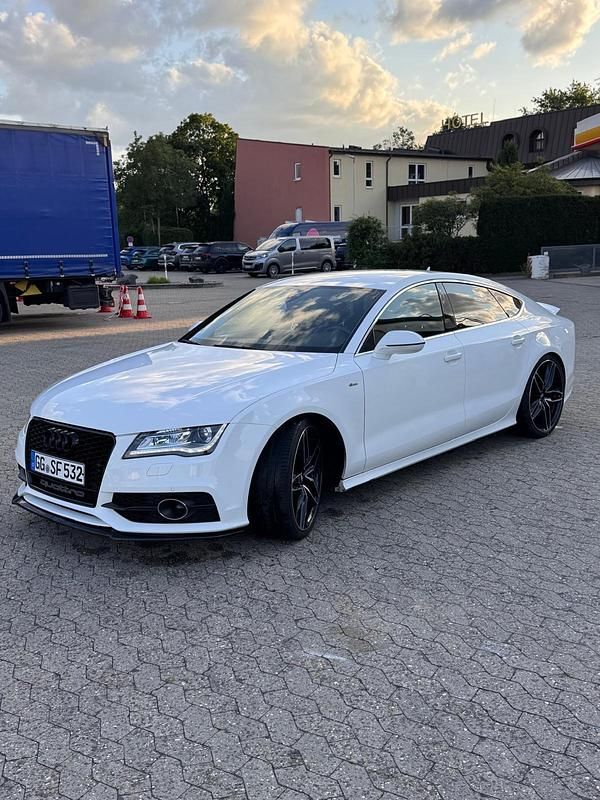 Weiß Gebraucht 2012 Audi A7 S-line plus Limousine | 15.500 € - Bild 1/4