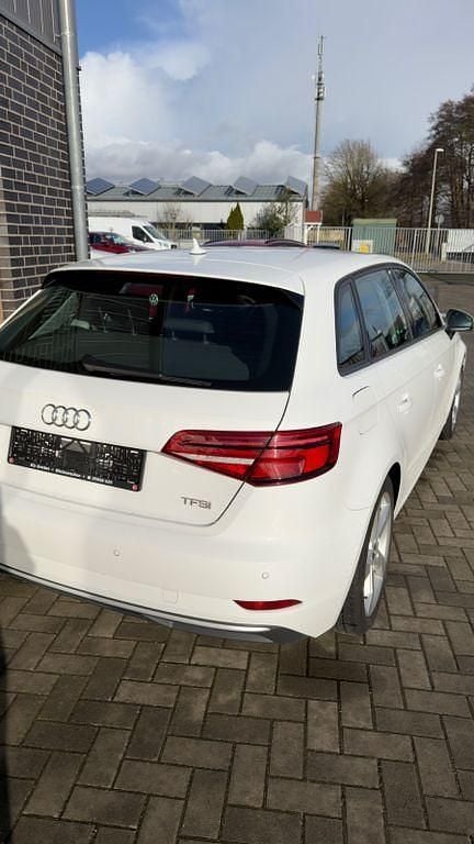 Gebraucht Audi A3 Sport 150 PS (110 kW) 2018 Weiß Limousine