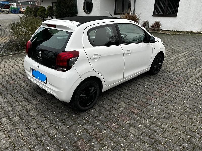 Gebraucht Peugeot 108 Active 69 PS (50 kW) 2018 Weiß Limousine