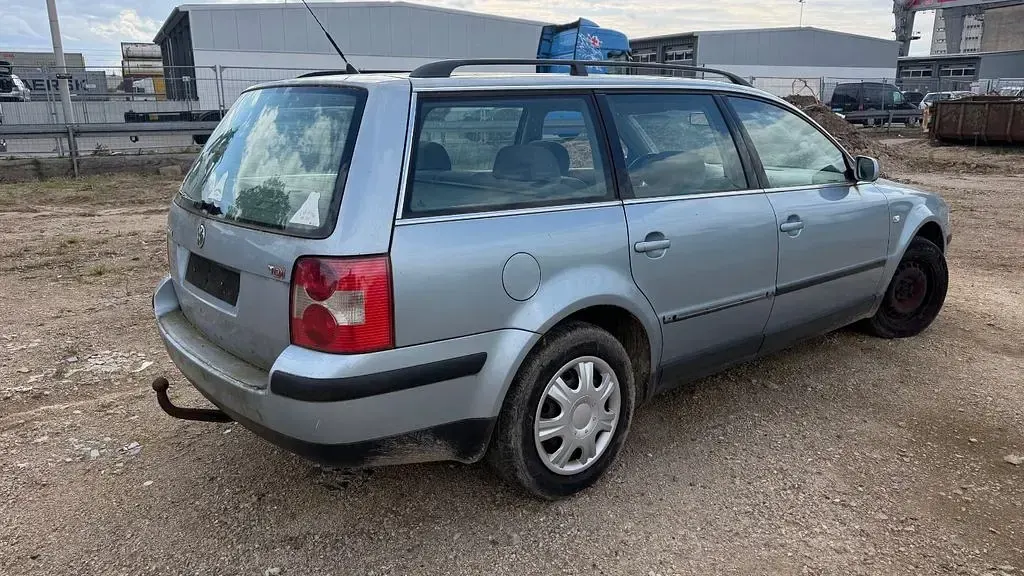 Gebraucht VW Passat Comfortline 131 PS (96 kW) 2002 Grau Kombi