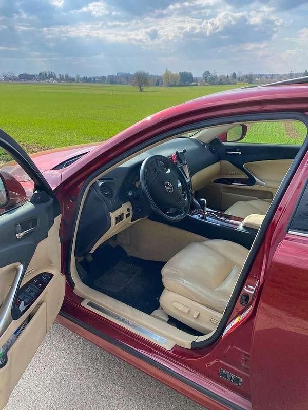 Gebraucht Lexus IS250 208 PS (152 kW) 2006 Rot Limousine