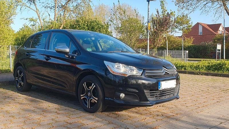 Używany Citroën C4 SELECTION 114 KM (83 kW) 2014 Czarny Sedan/Limuzyna