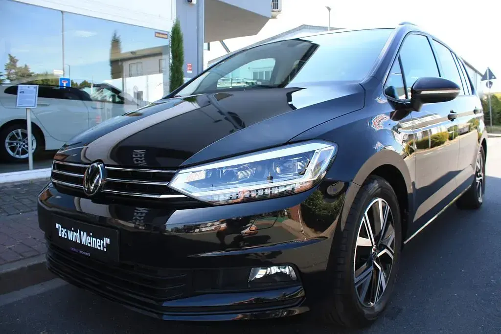 Gebraucht VW Touran Comfortline 150 PS (110 kW) 2025 Schwarz Van / Kleinbus