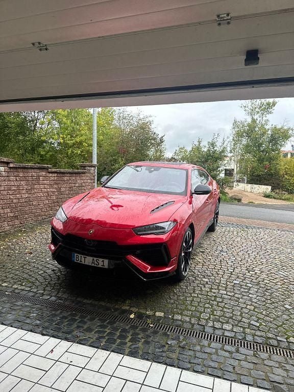 Rot Gebraucht 2024 Lamborghini Urus SUV | 299.000 € (Guter Preis) - Bild 1/4