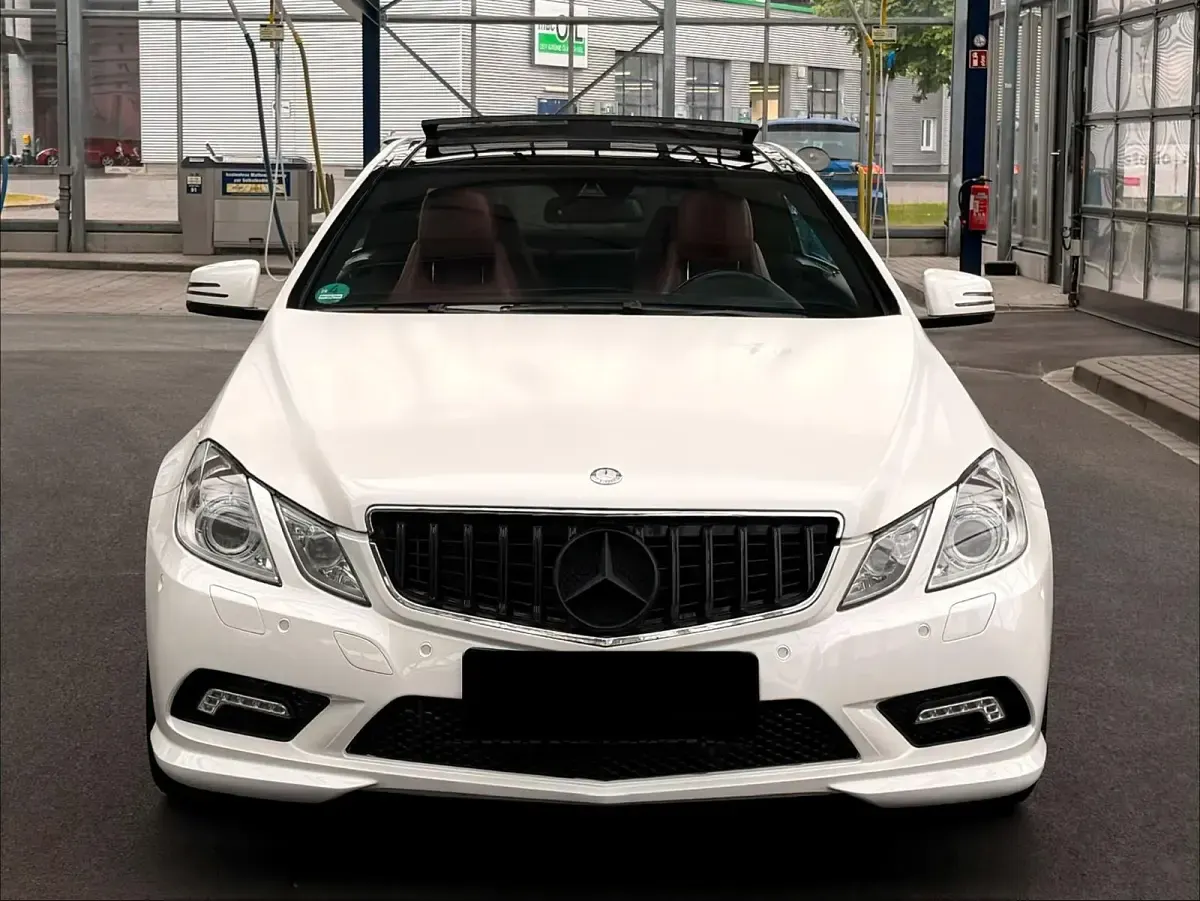 Gebraucht Mercedes E350 AMG 272 PS (200 kW) 2011 Weiß Coupé