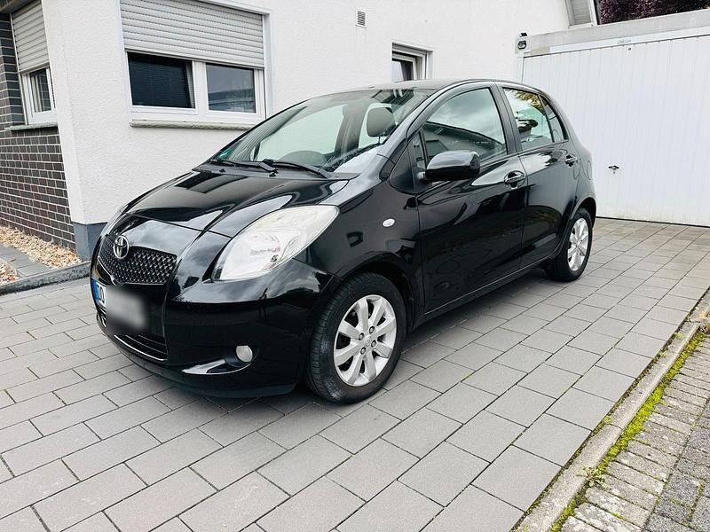 Schwarz Gebraucht 2008 Toyota Yaris Limousine | 3.750 € (Fairer Preis) - Bild 1/4