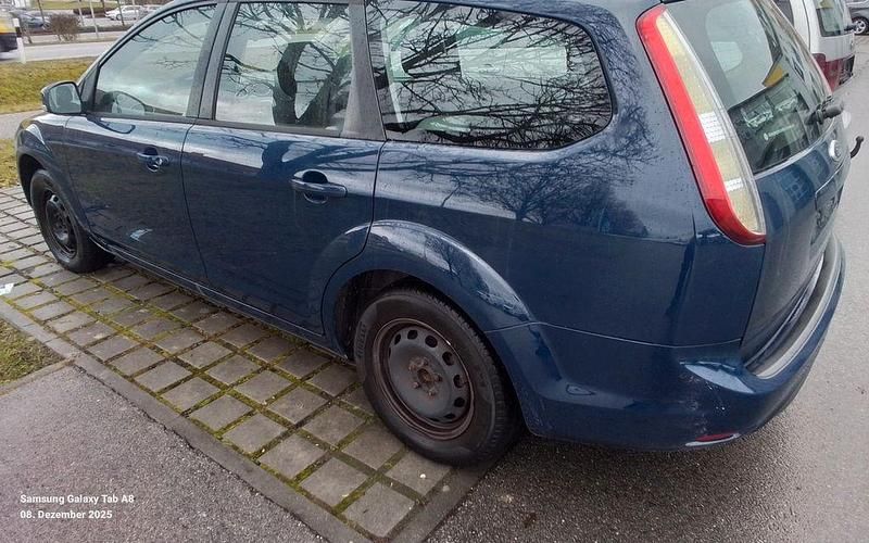 Gebraucht Ford Focus Style 101 PS (74 kW) 2009 Blau Kombi