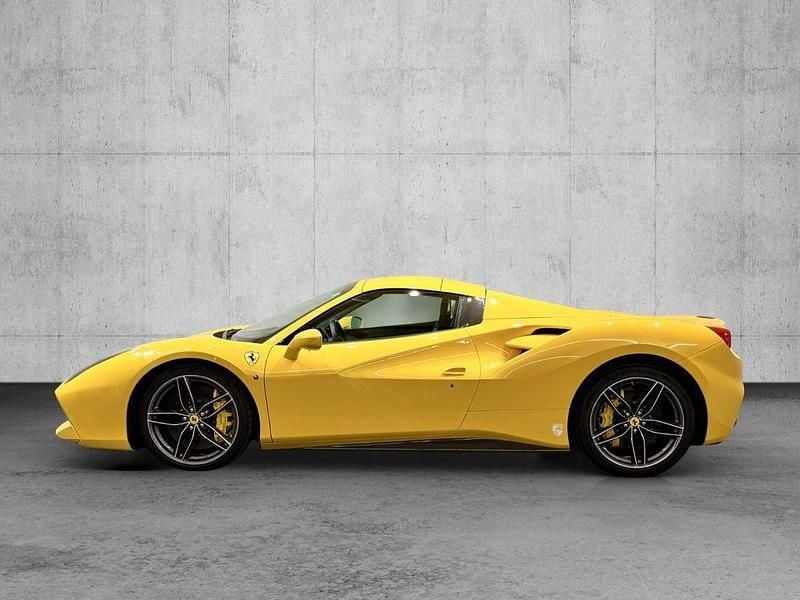 Gebraucht Ferrari 488 669 PS (492 kW) 2018 Gelb Cabrio