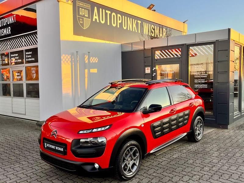Gebraucht Citroën C4 Shine 82 PS (60 kW) 2017 Rot SUV