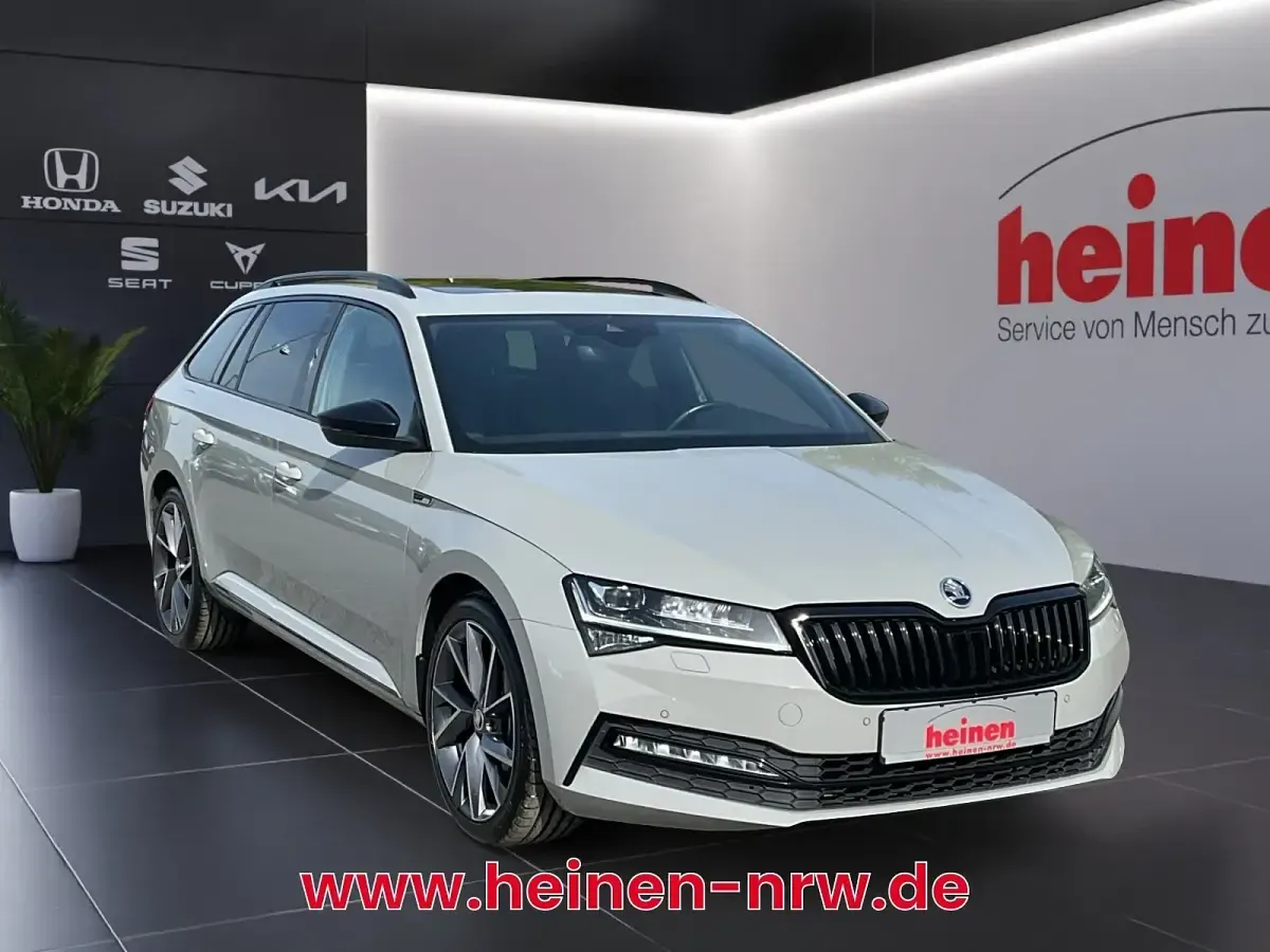 Usata Skoda Superb 150 CV (110 kW) 2022 Grigio Station wagon