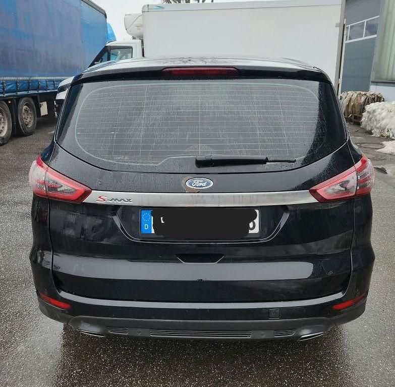 Gebraucht Ford S-MAX Titanium 179 PS (131 kW) 2016 Schwarz Van / Kleinbus